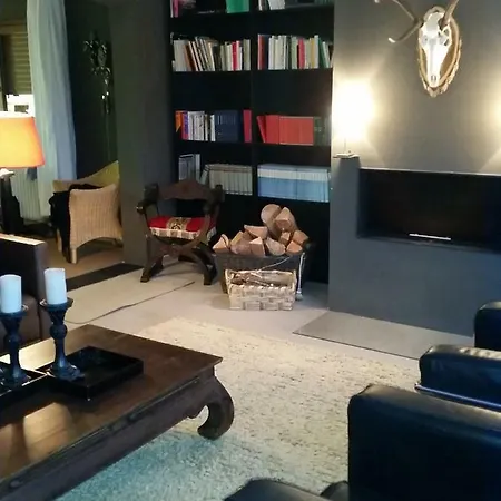 Haus Mit Kamin In Alleinlage *