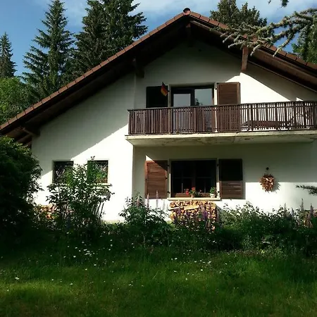 Haus Mit Kamin In Alleinlage