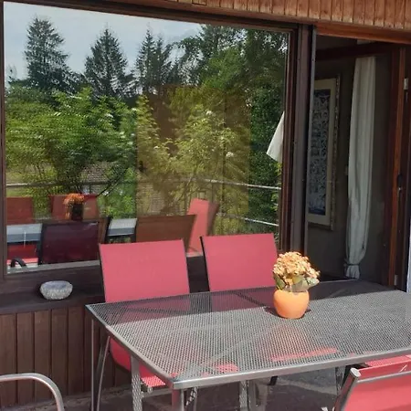 Haus Mit Kamin In Alleinlage